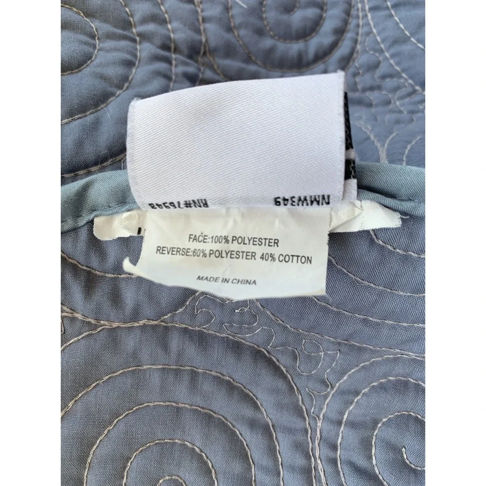 Nicole Miller Reversible Quilted Swirls Coverlet Bed Spread Queen Blue‎ 92